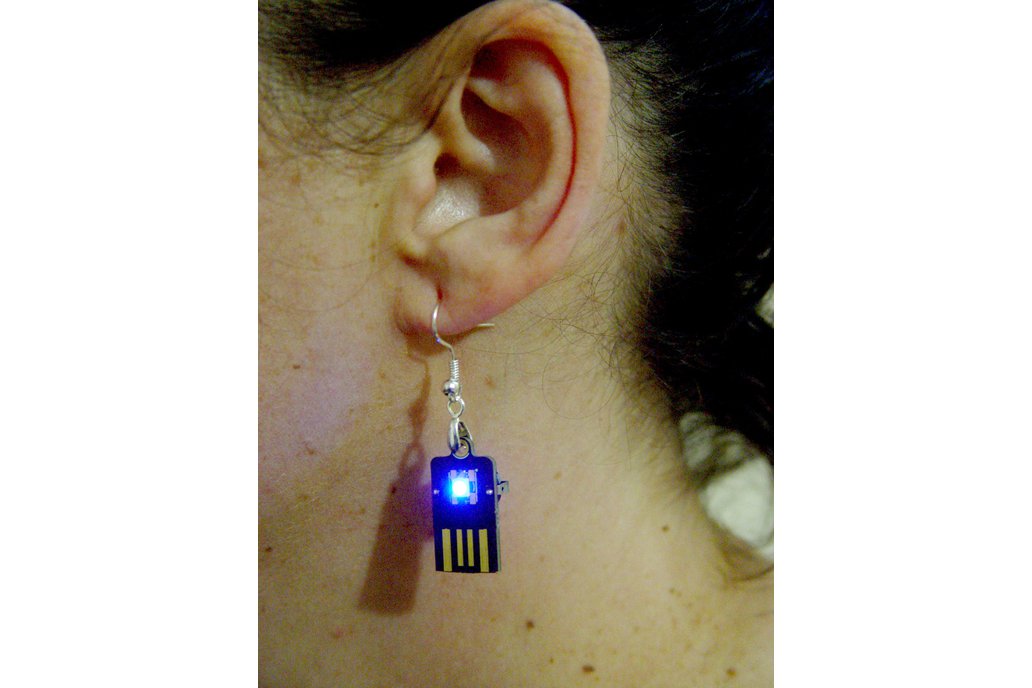 Supercapacitor 20 LED earrings / necklace from Bobricius on Tindie