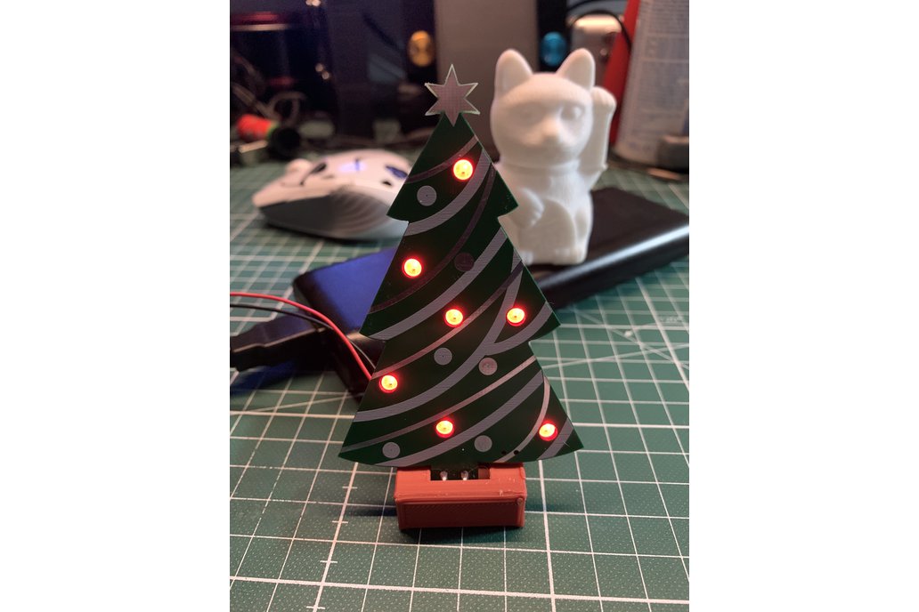 Christmas Tree with changing color LEDs 1