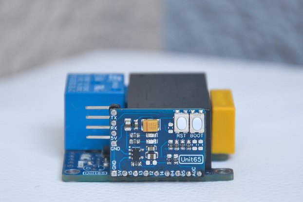 Compact wifi based relay module with power monitor