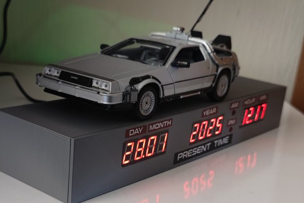 Back to the Future: Time Machine CLOCK + CAR