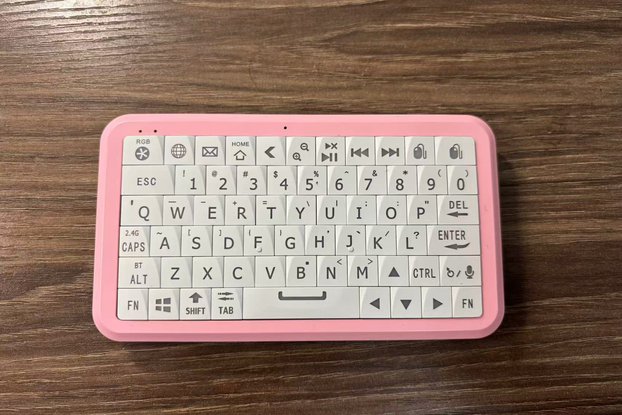 small keyboard with a motion sensing mouse（Pink W）