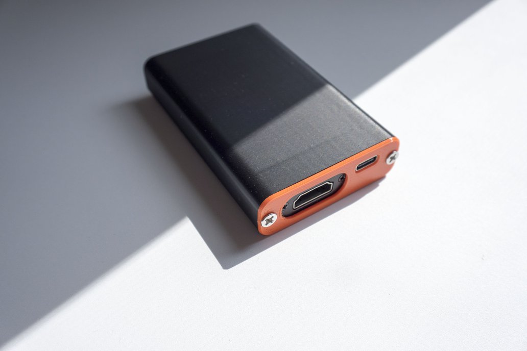 DezKVM Go - KVM over USB device 1