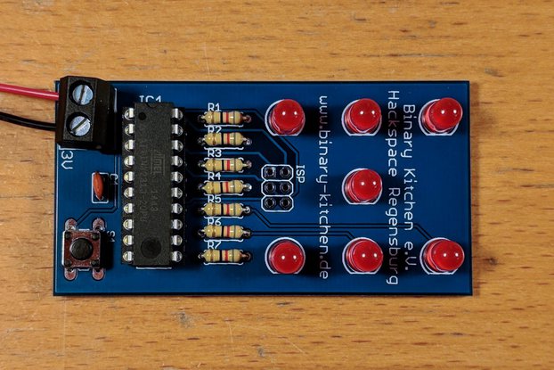 Dice with Microcontroller - A Simple Solder Kit