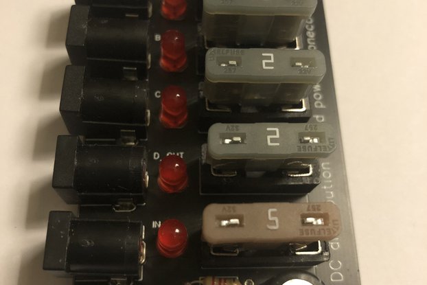 5 .. 12 Volt DC Distribution Board 5.5x2.1mm plugs