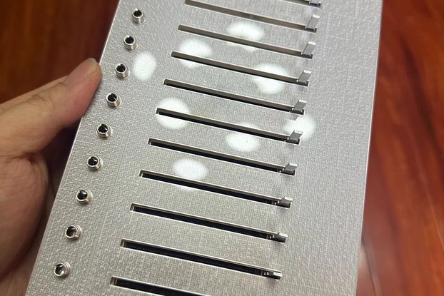 Monome 16nx Faderbank Controller