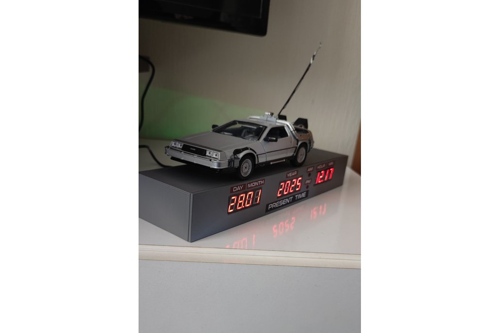 Back to the Future: Time Machine CLOCK + CAR 1