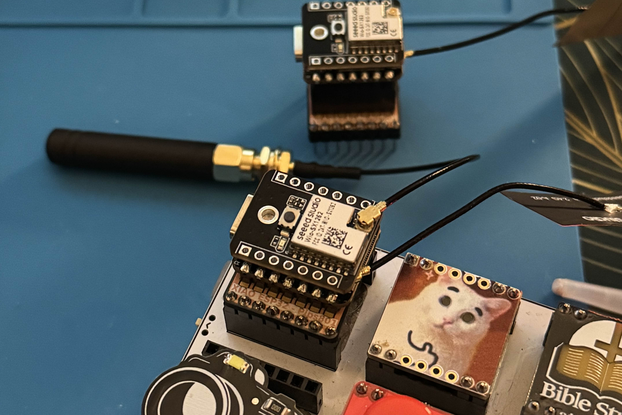 Seeed XIAO Minibadge