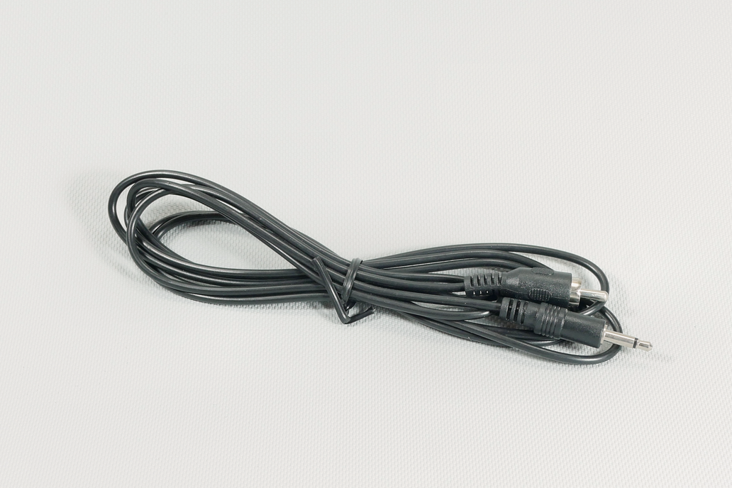 RCA to 1/8" cable 1
