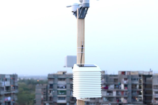 Solar Powered WiFi Weather Station V3.3