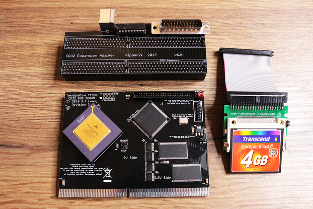 Amiga CD32 TF330 50Mhz 68030 64mb ram