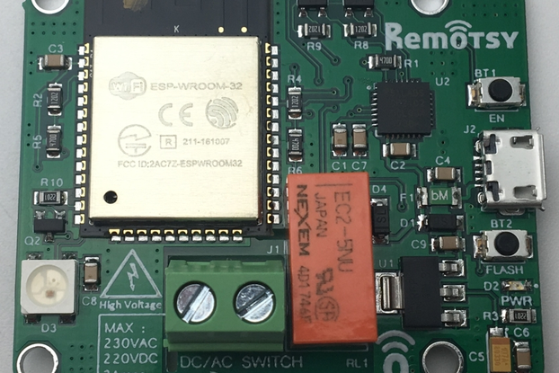 Simple developer relay board using the ESP32