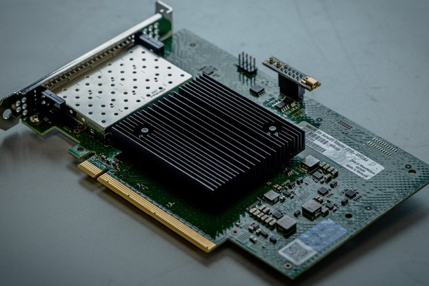 Clock Sync Network Adapter 25GbE (with 1PPS)