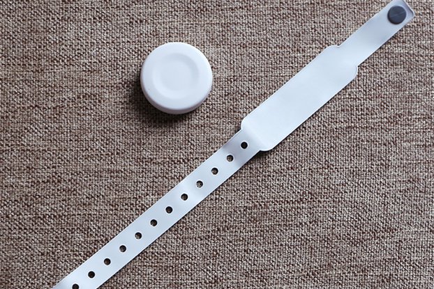 ble 5.0 wearable wristband motion sensor beacon
