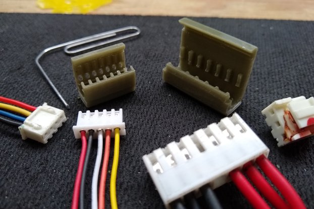 Soigeneris - your resource for hi-tech hobbies. Commodore 64, 128 6-pin  round DIN connectors for IEC serial port