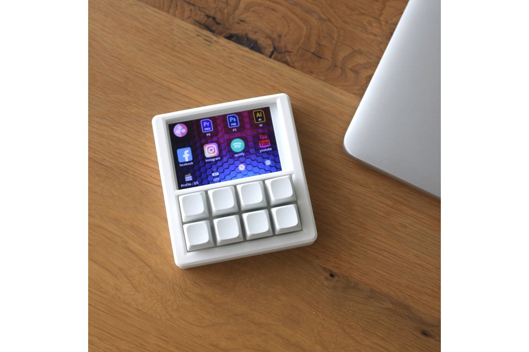 8 keys Macro pad with 3.5 inch LCD 1