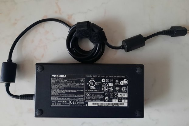 Power adapter for laptop Toshiba Satellite X200