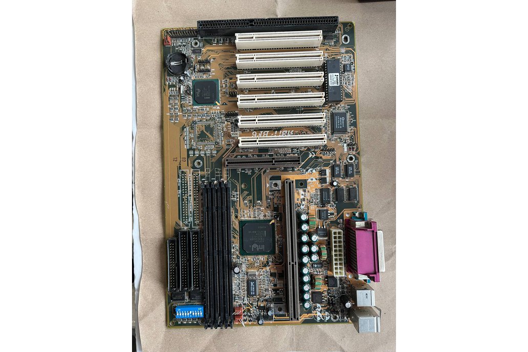 Intel 440 FW82443BX Motherboard 1